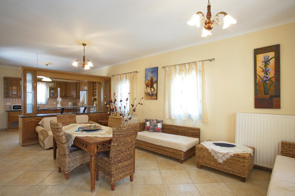 Villa Serene Kamári Dış mekan fotoğraf