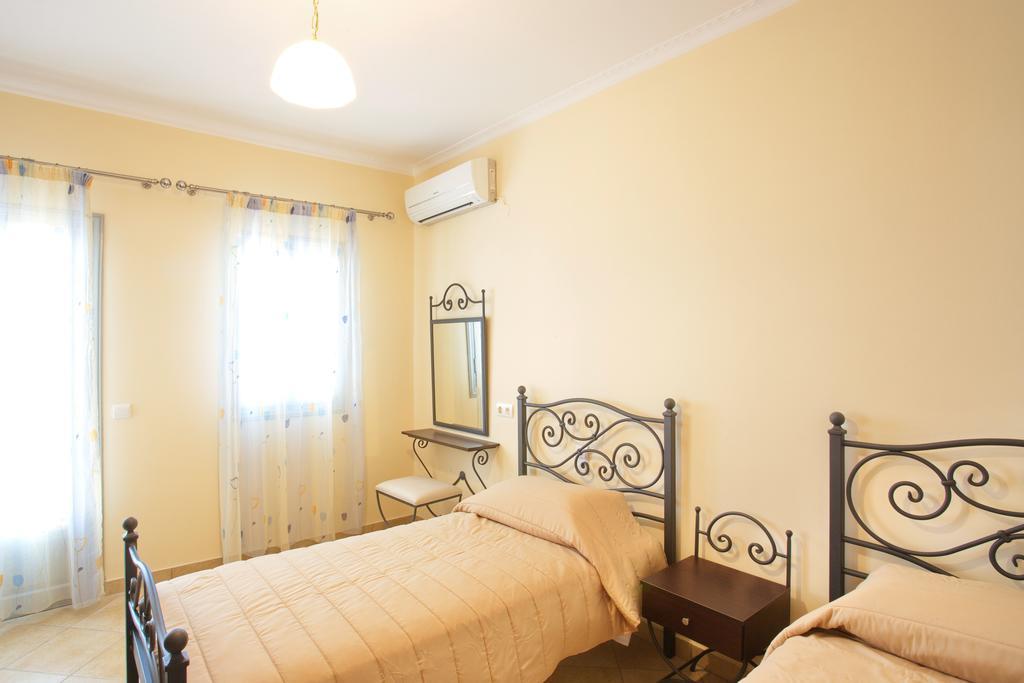 Villa Serene Kamári Dış mekan fotoğraf